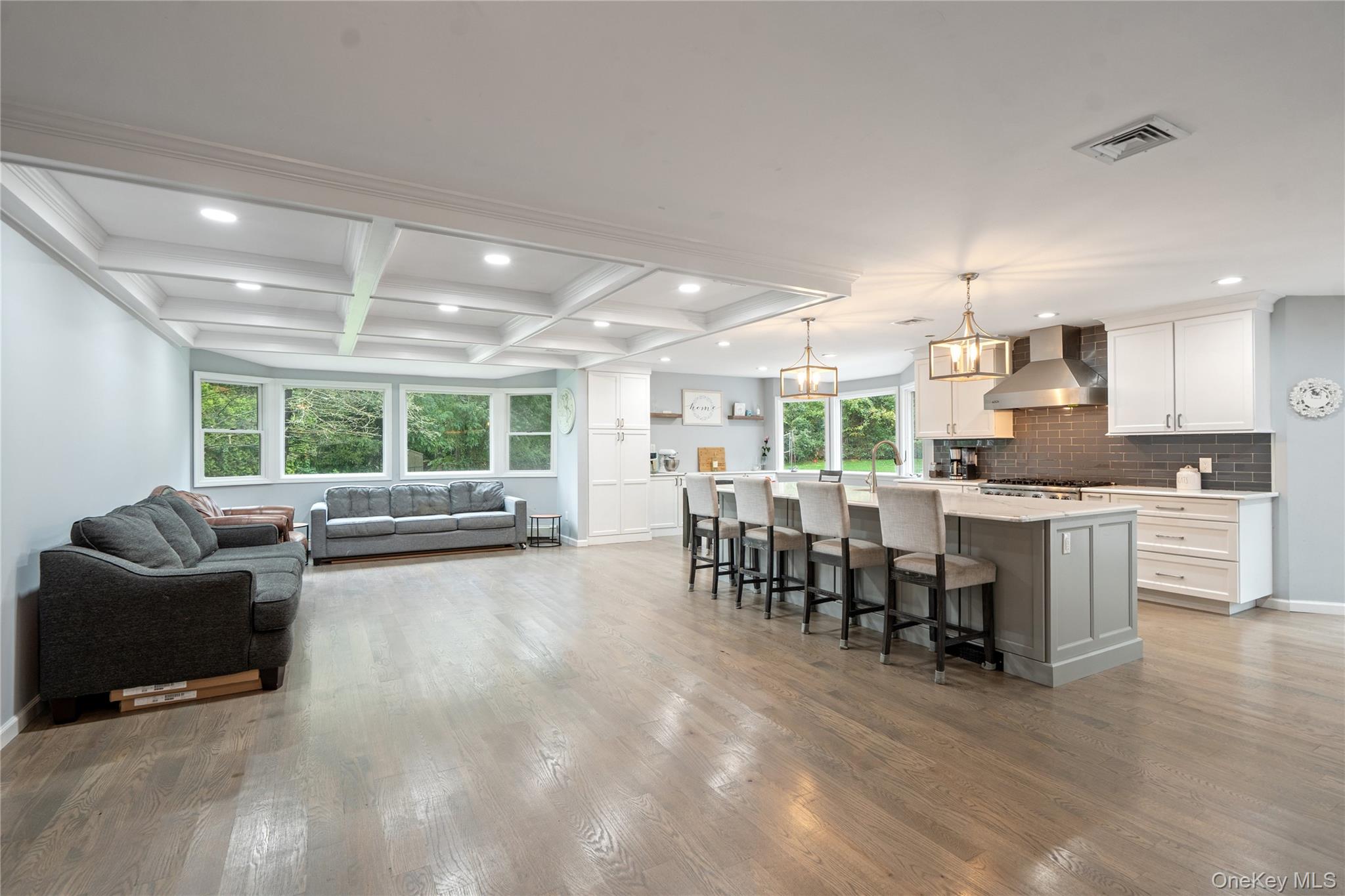 #18 photo, 14 S Hollow Road, Dix Hills , NY 11746