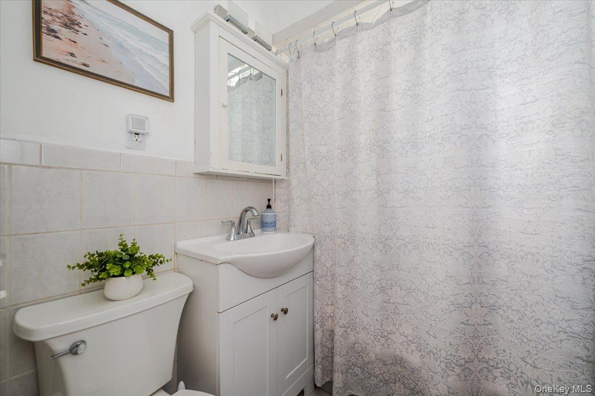 #11 photo, 1563 Marshall Street, ナッソー郡 Elmont , NY 11003