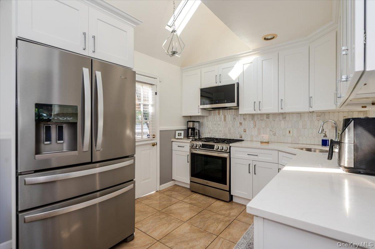 #5 photo, 1563 Marshall Street, ナッソー郡 Elmont , NY 11003