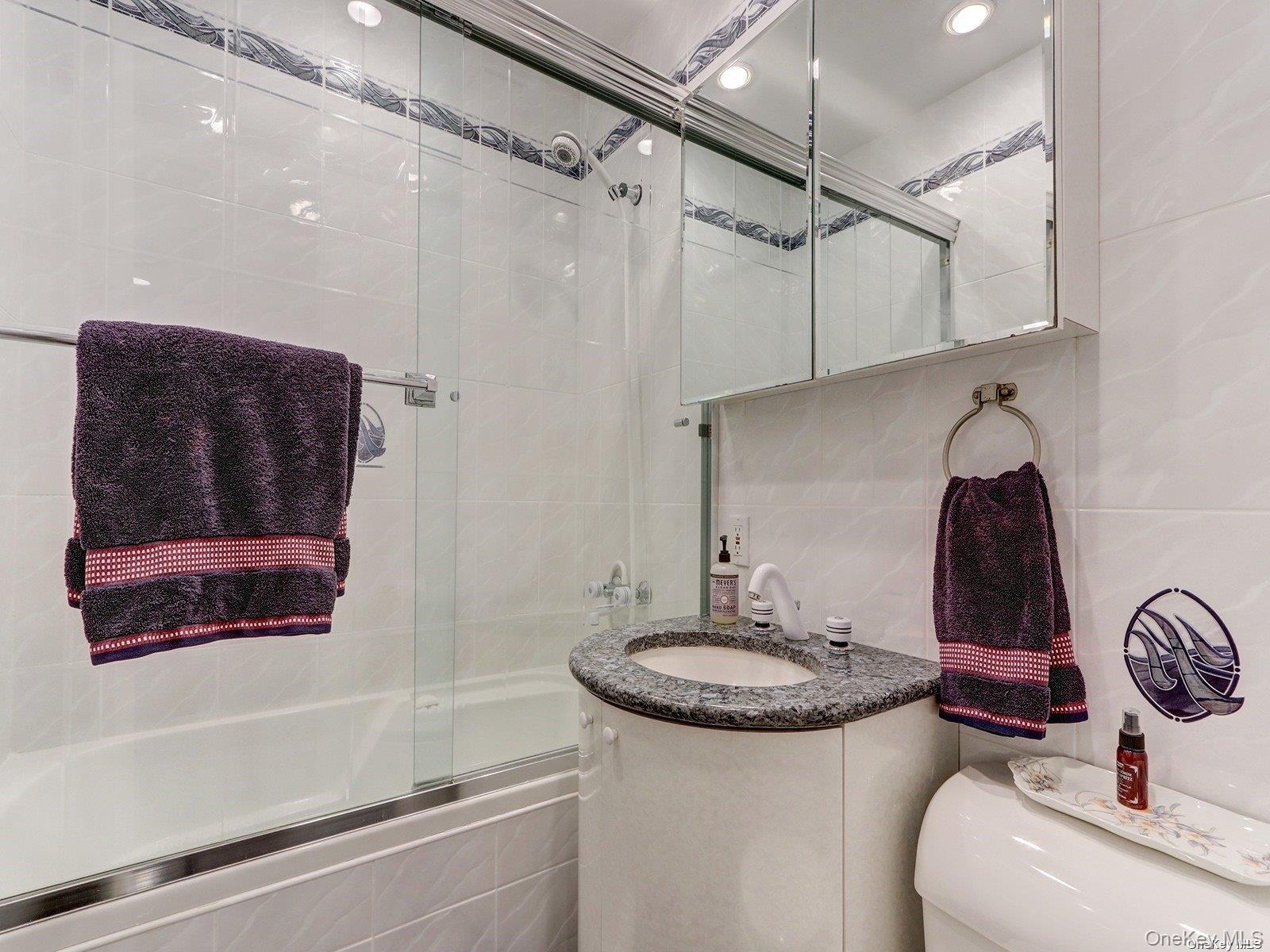 #13 photo, 100-18 Baker Court, ナッソー郡 Island Park , NY 11558