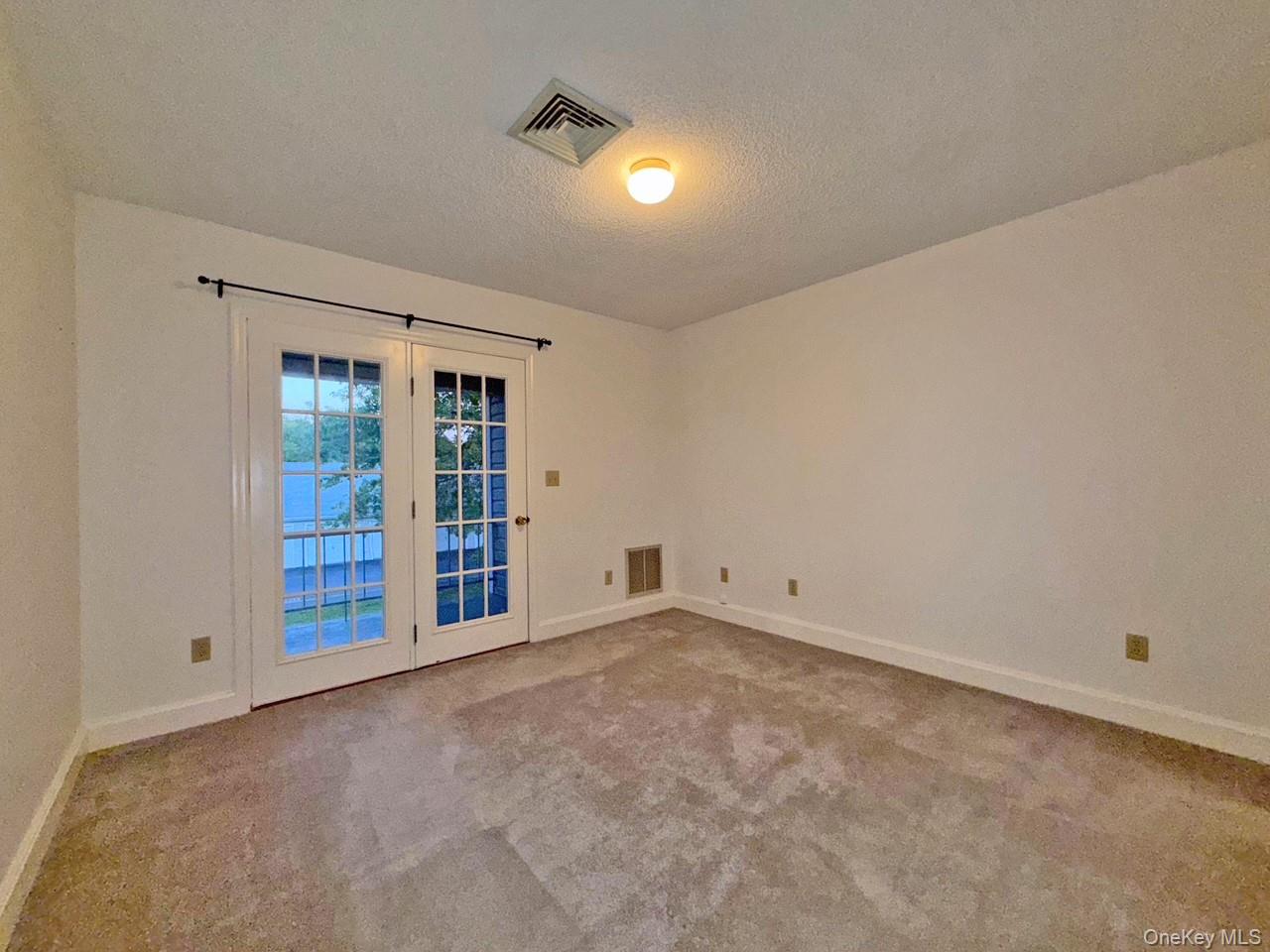 #3 photo, 45 Tivoli Gardens, Tivoli , NY 12583