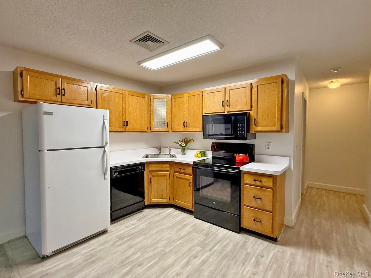 #7 photo, 45 Tivoli Gardens, Tivoli , NY 12583