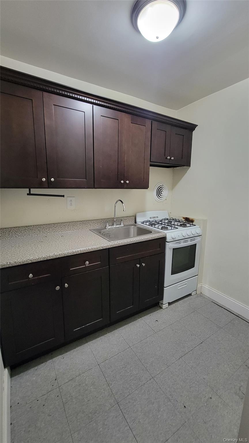 #3 photo, 141-30 84th Road, クイーンズ区 Briarwood , NY 11435