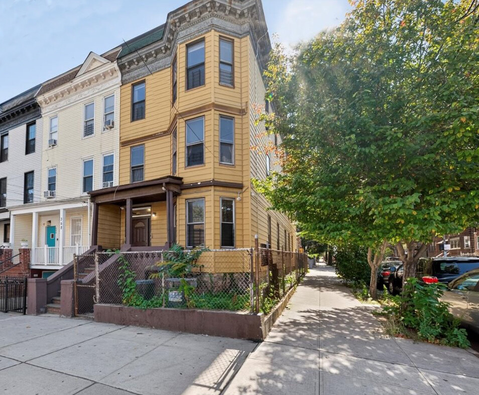 #1 photo, 350 E 169TH Street, ブロンクス区 Concourse Village , NY 10456