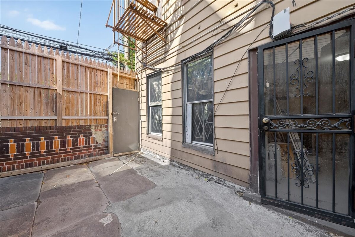 #17 photo, 350 E 169TH Street, ブロンクス区 Concourse Village , NY 10456