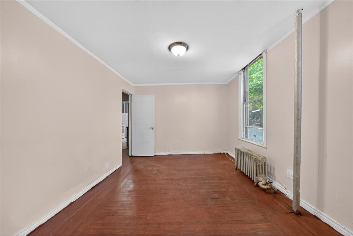 #9 photo, 350 E 169TH Street, ブロンクス区 Concourse Village , NY 10456