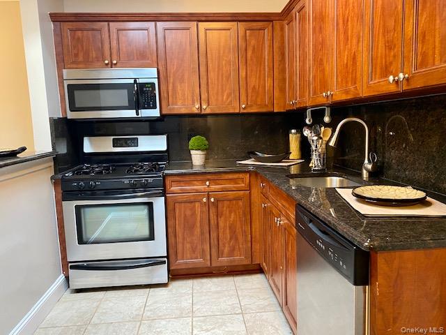 #2 photo, 1425 Broadway Avenue, ナッソー郡 Hewlett , NY 11557