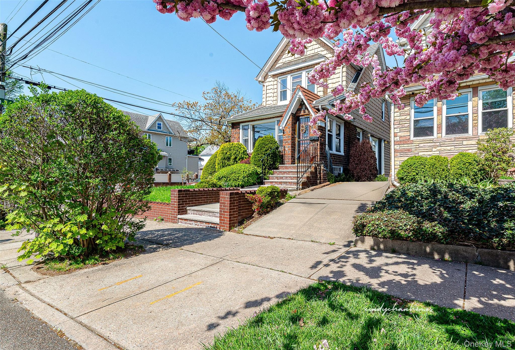 #1 photo, 93-01 71st Avenue, Forest Hills , NY 11375