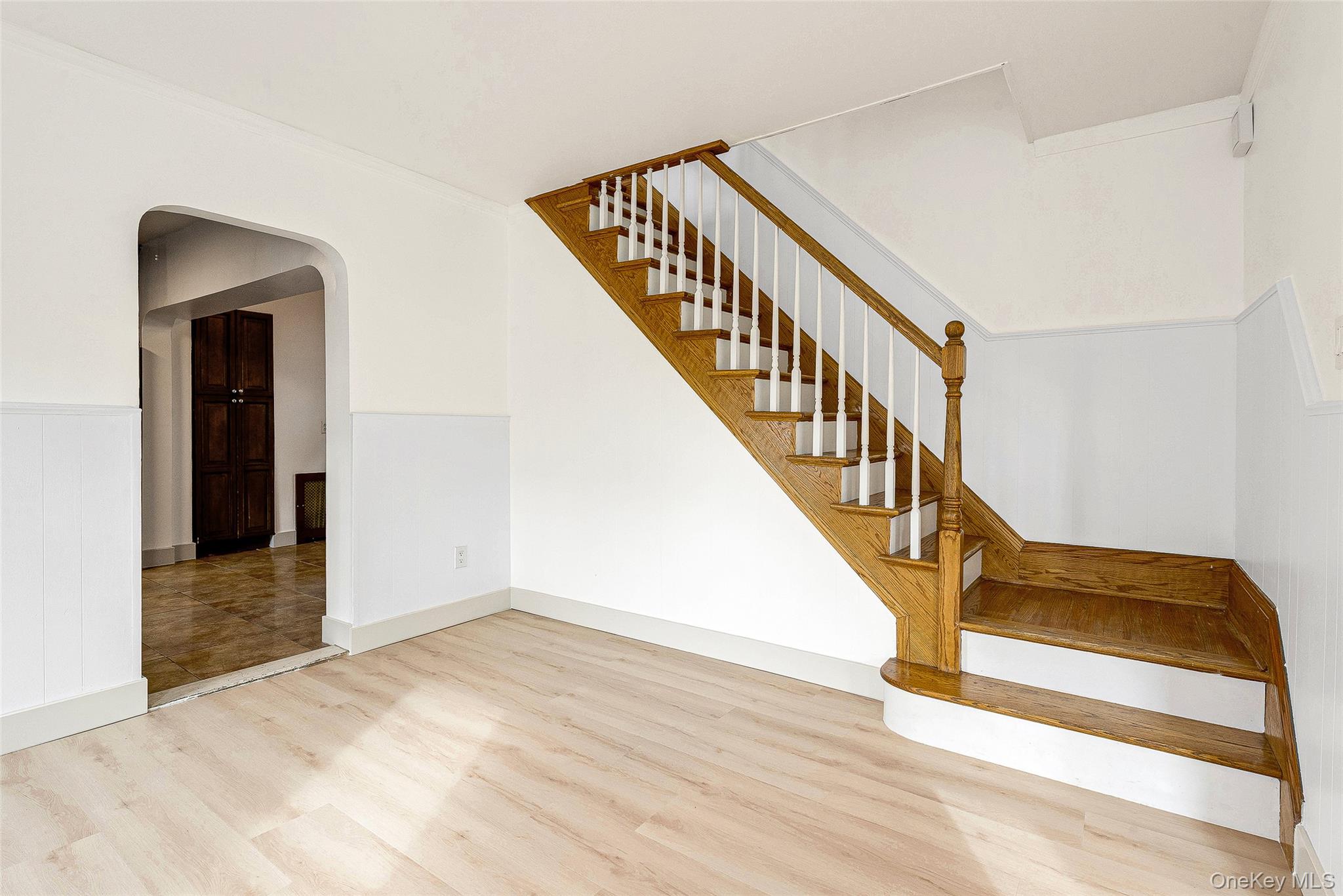 #13 photo, 93-01 71st Avenue, Forest Hills , NY 11375