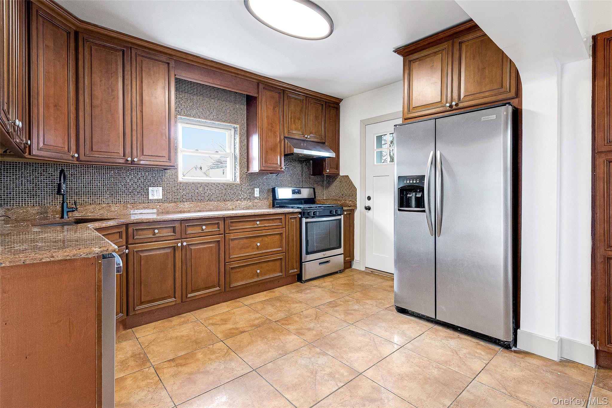 #15 photo, 93-01 71st Avenue, Forest Hills , NY 11375