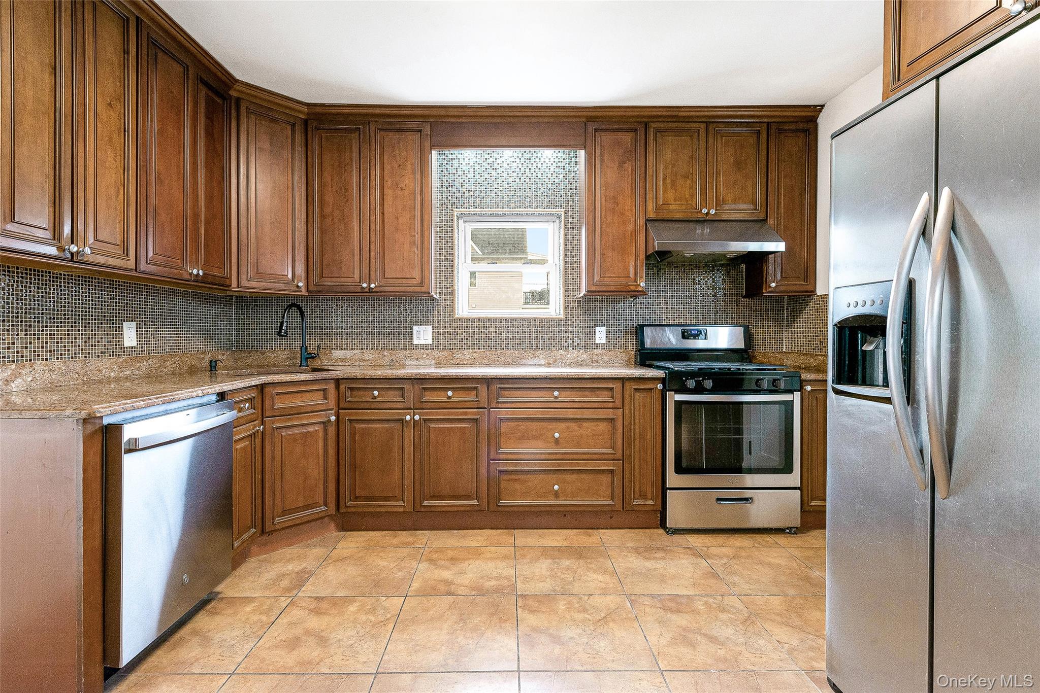 #16 photo, 93-01 71st Avenue, Forest Hills , NY 11375