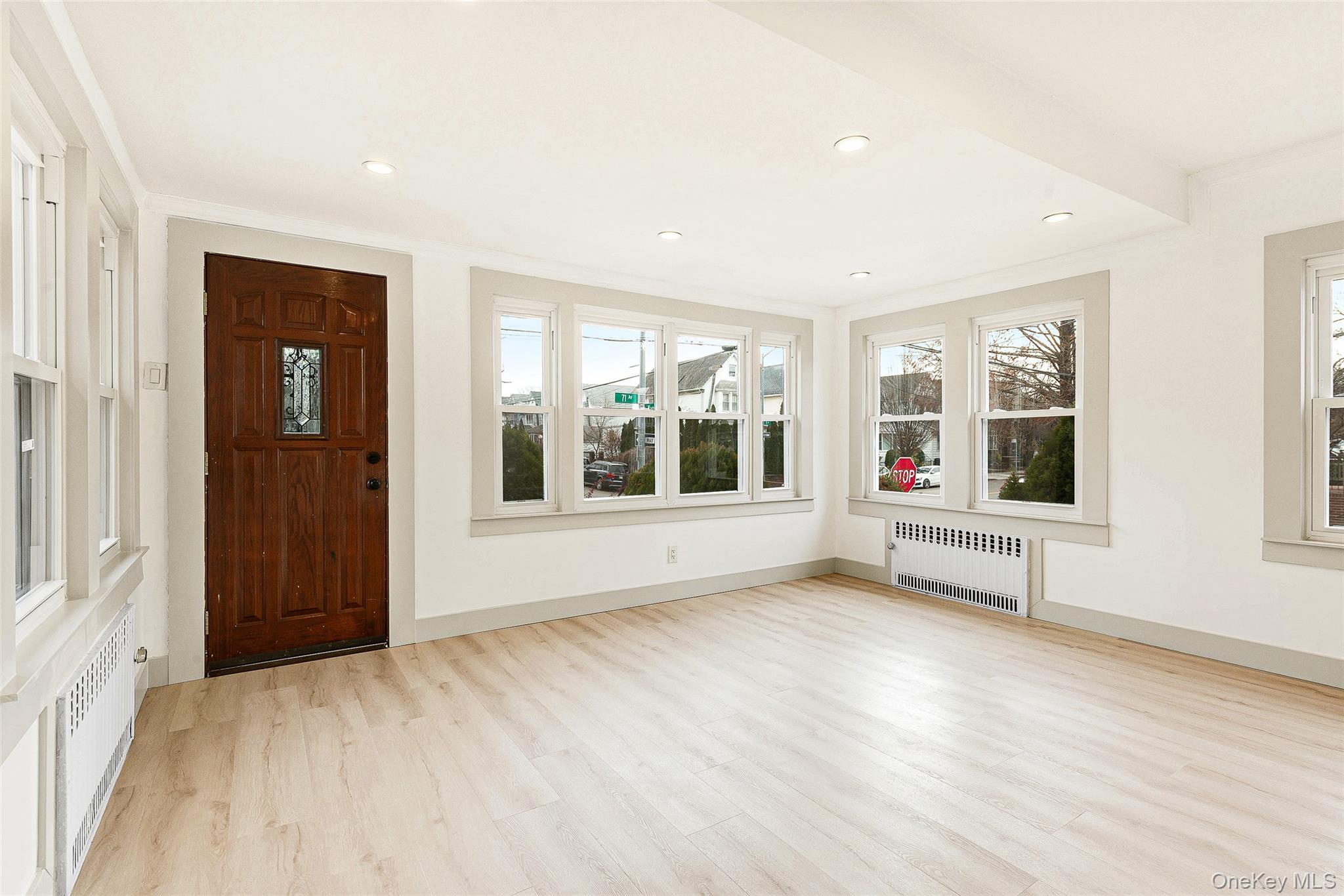 #5 photo, 93-01 71st Avenue, Forest Hills , NY 11375