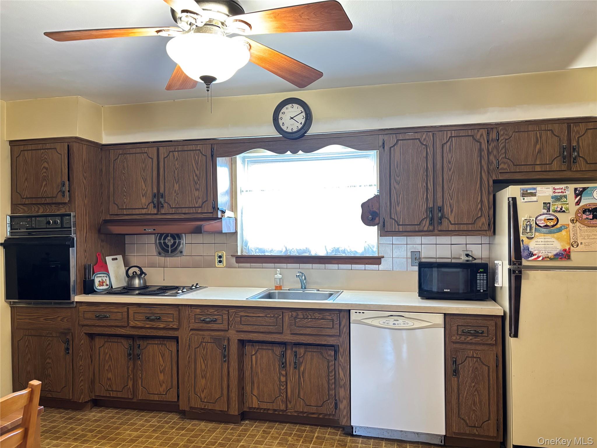 #14 photo, 47 Ridge Road, サフォーク郡 Wyandanch , NY 11798