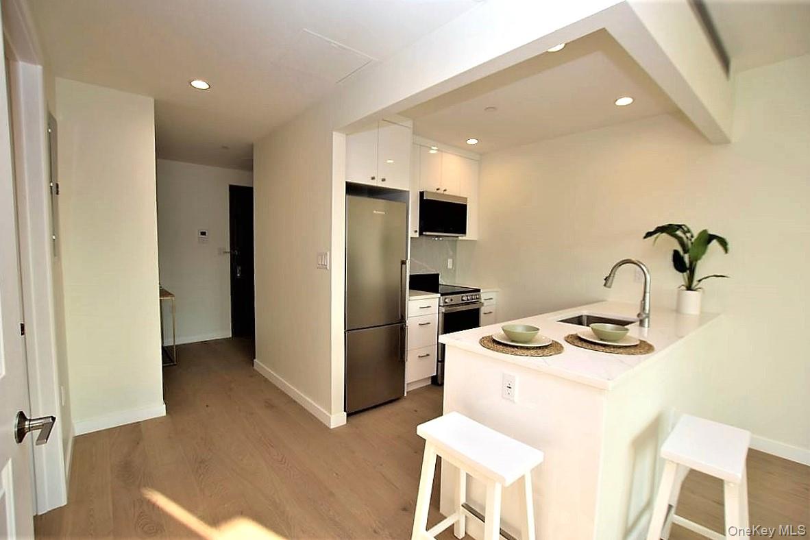 #1 photo, 41-26 44th Street, कुईंस Sunnyside , NY 11104