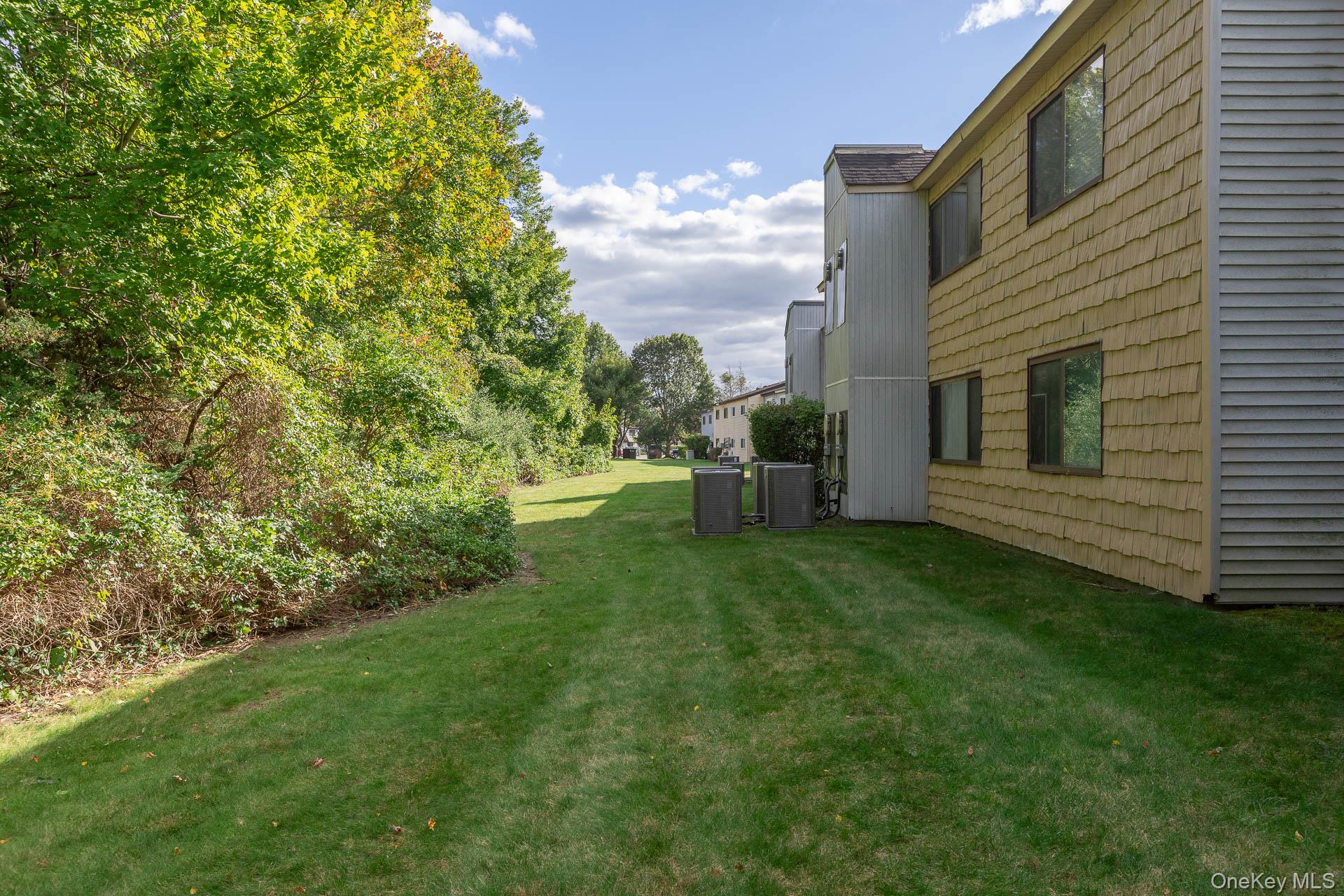 #16 photo, 202 Pointe Circle North, サフォーク郡 Coram , NY 11727