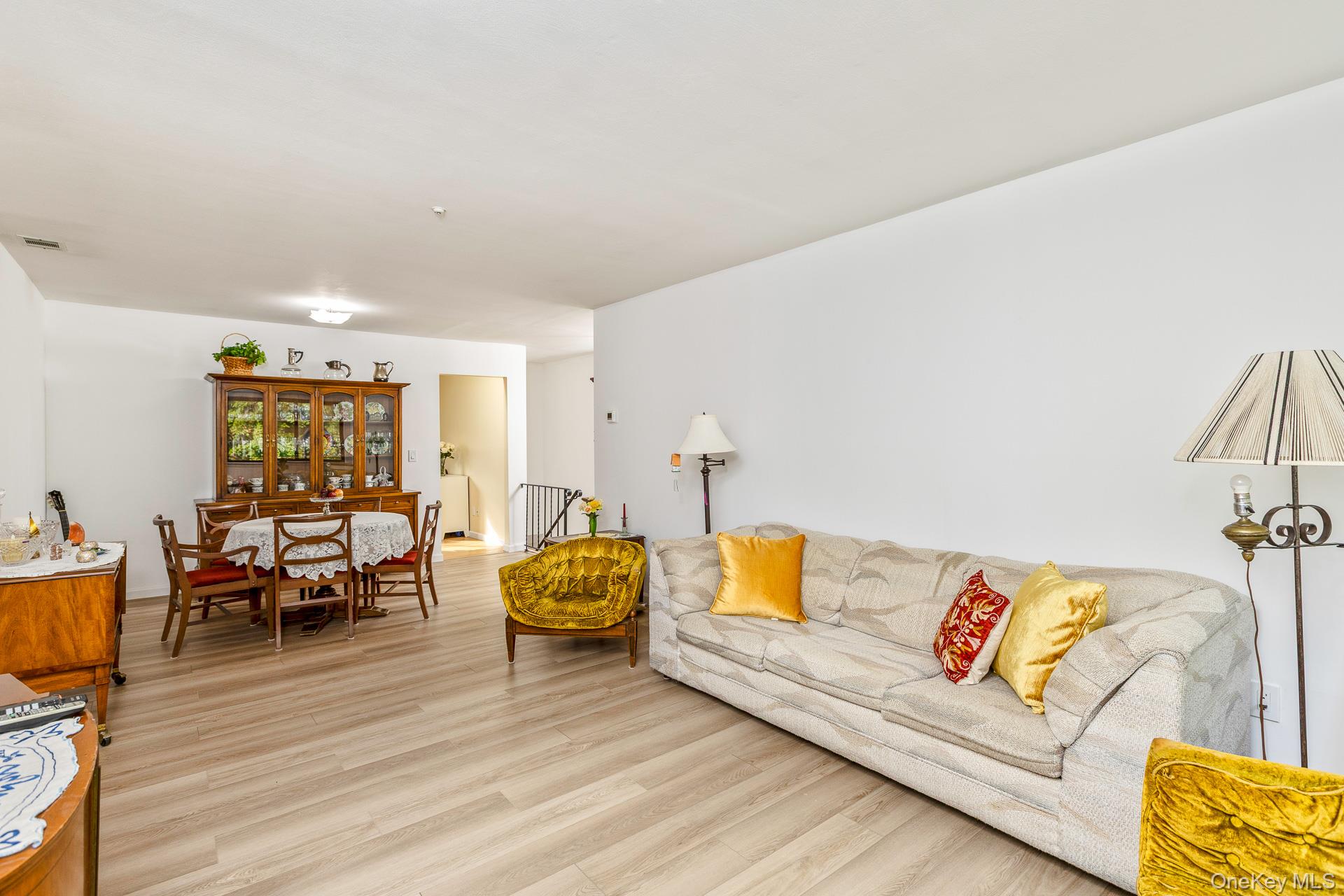 #4 photo, 202 Pointe Circle North, サフォーク郡 Coram , NY 11727