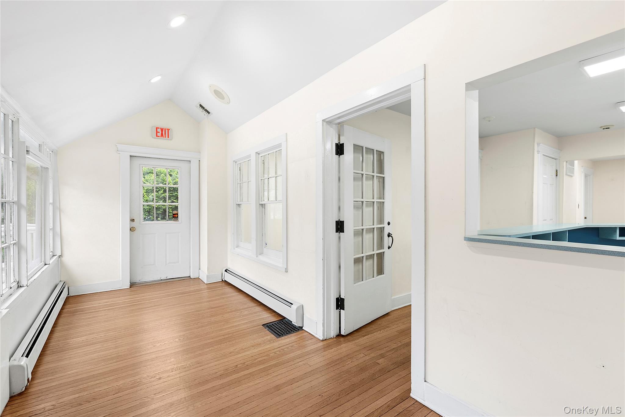 #2 photo, 1018 Roanoke Avenue, サフォーク郡 Riverhead , NY 11901