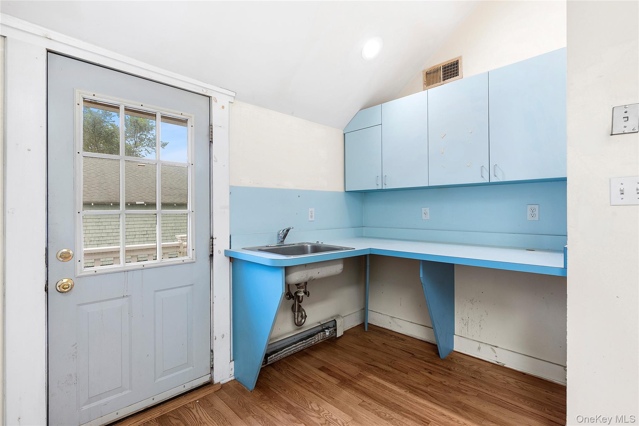 #20 photo, 1018 Roanoke Avenue, サフォーク郡 Riverhead , NY 11901