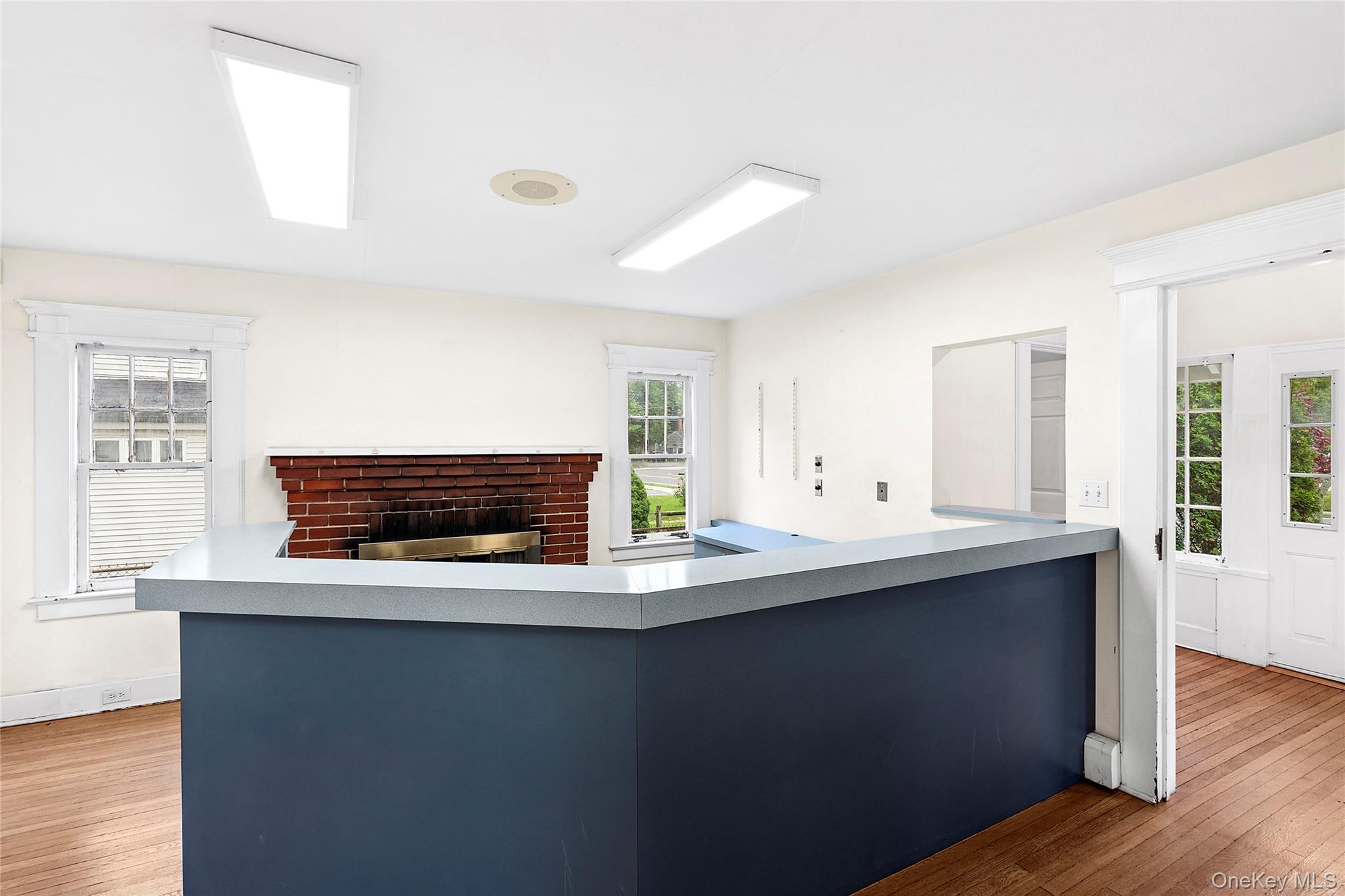 #3 photo, 1018 Roanoke Avenue, サフォーク郡 Riverhead , NY 11901