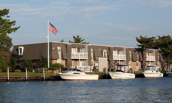 #1 photo, 6 Watergate Lane, サフォーク郡 Patchogue , NY 11772