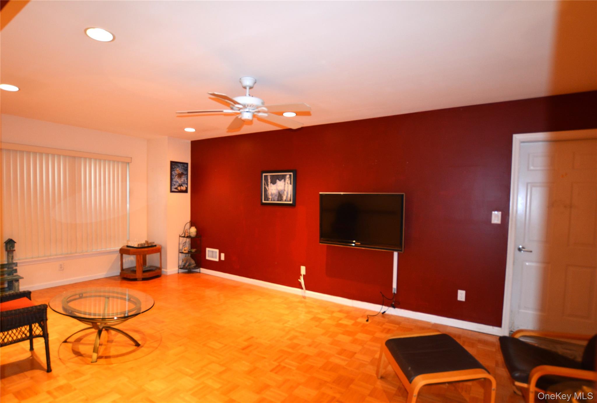 #11 photo, 1 Willow Court, サフォーク郡 Manorville , NY 11949