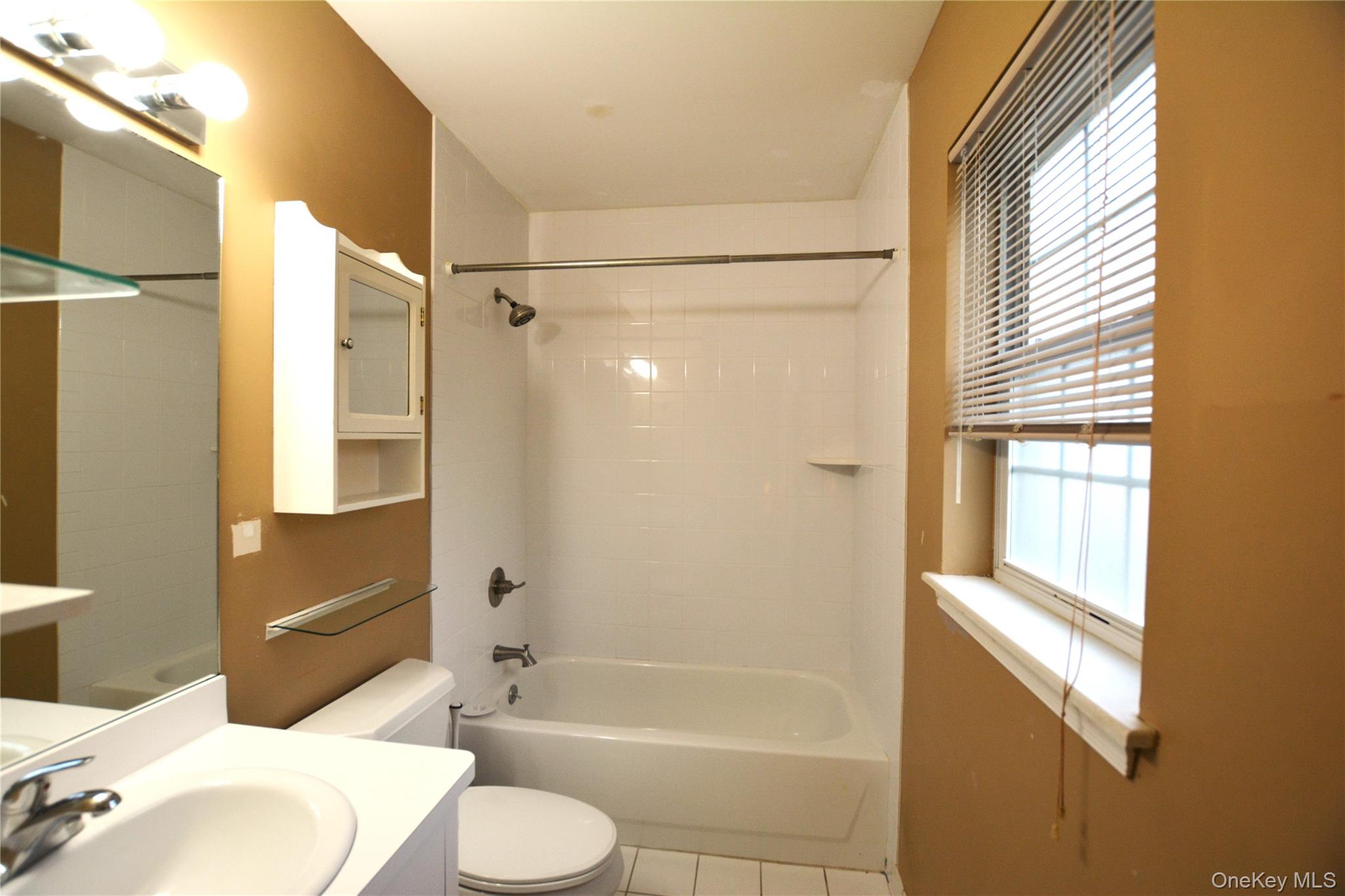 #17 photo, 1 Willow Court, サフォーク郡 Manorville , NY 11949