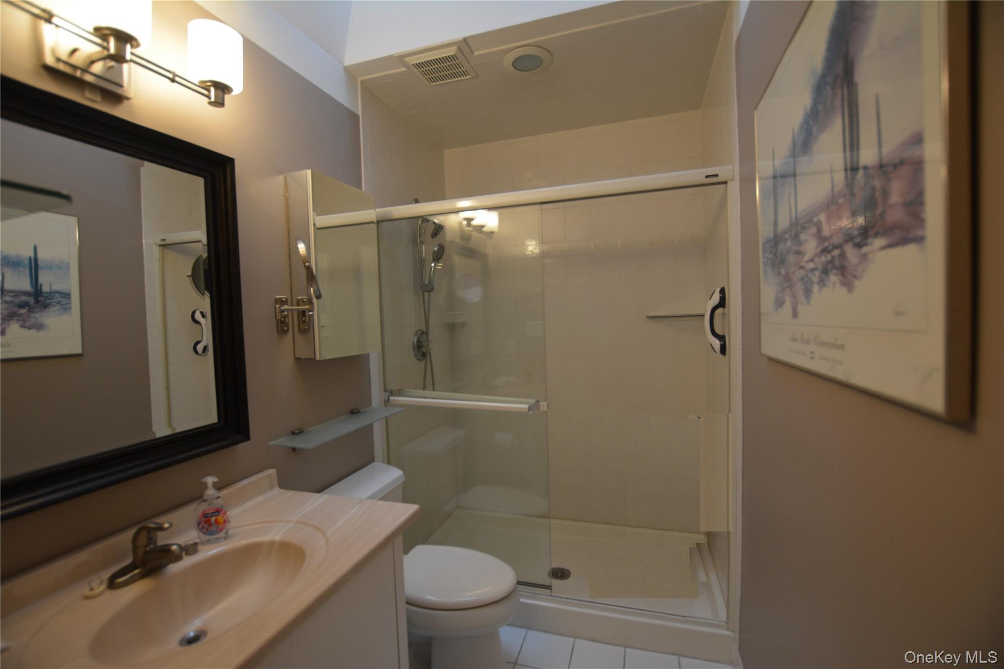 #19 photo, 1 Willow Court, サフォーク郡 Manorville , NY 11949