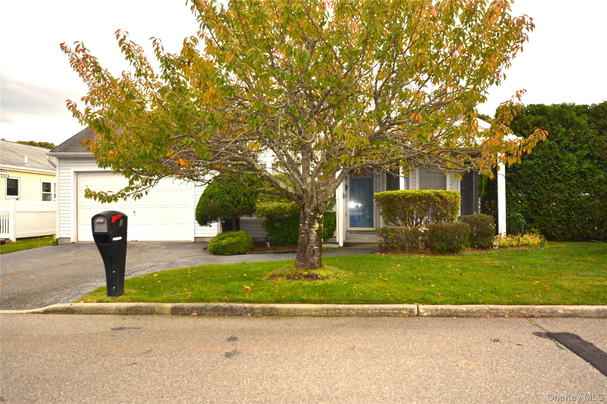 #2 photo, 1 Willow Court, サフォーク郡 Manorville , NY 11949