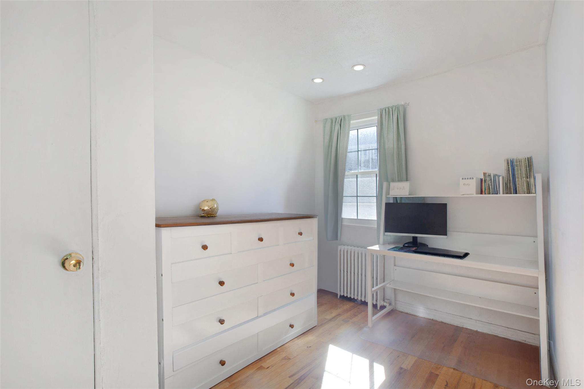 #8 photo, 224-62 Horace Harding Expressway, クイーンズ区 Bayside , NY 11364