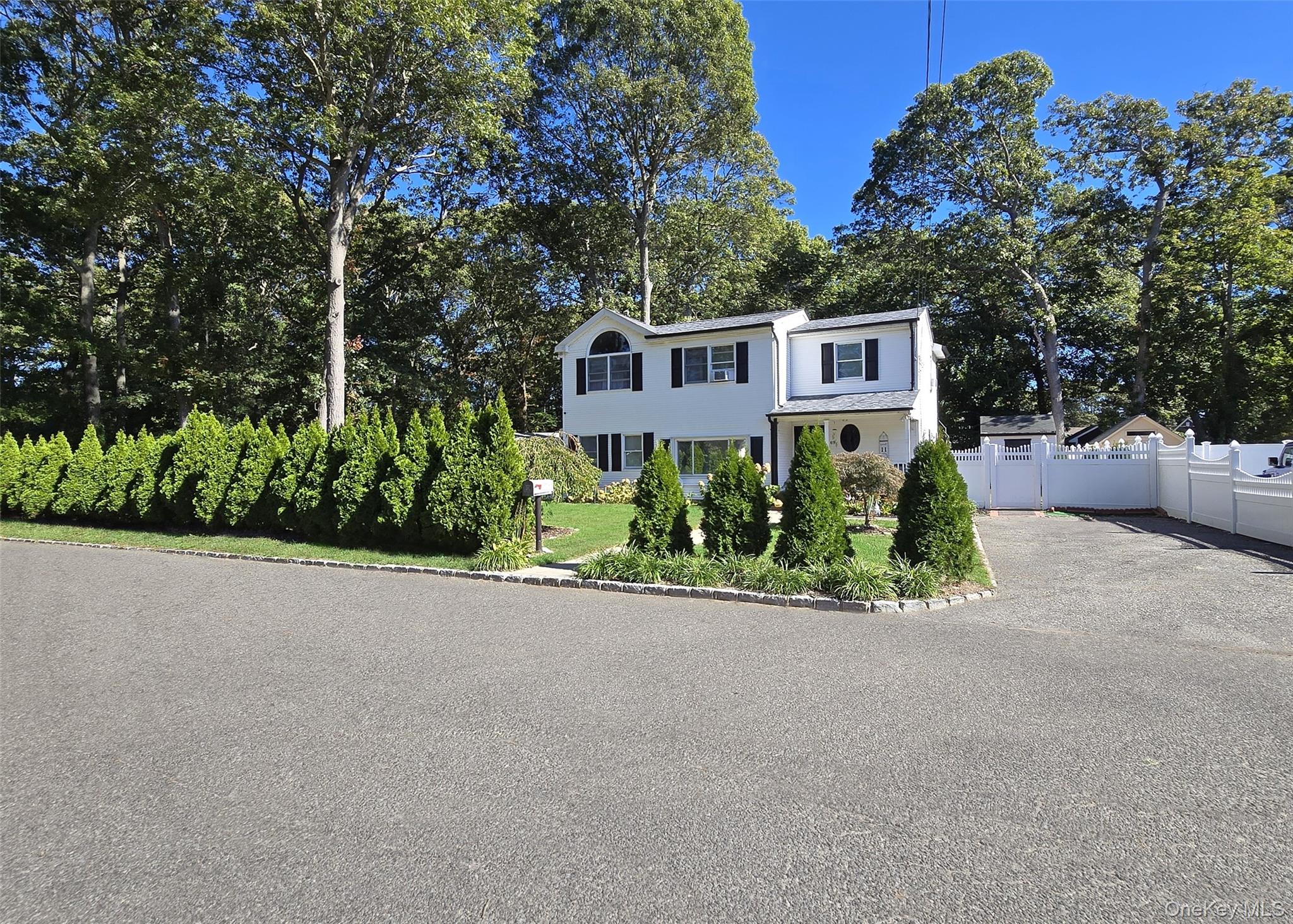 #2 photo, 69 Gould Road, サフォーク郡 Centereach , NY 11720