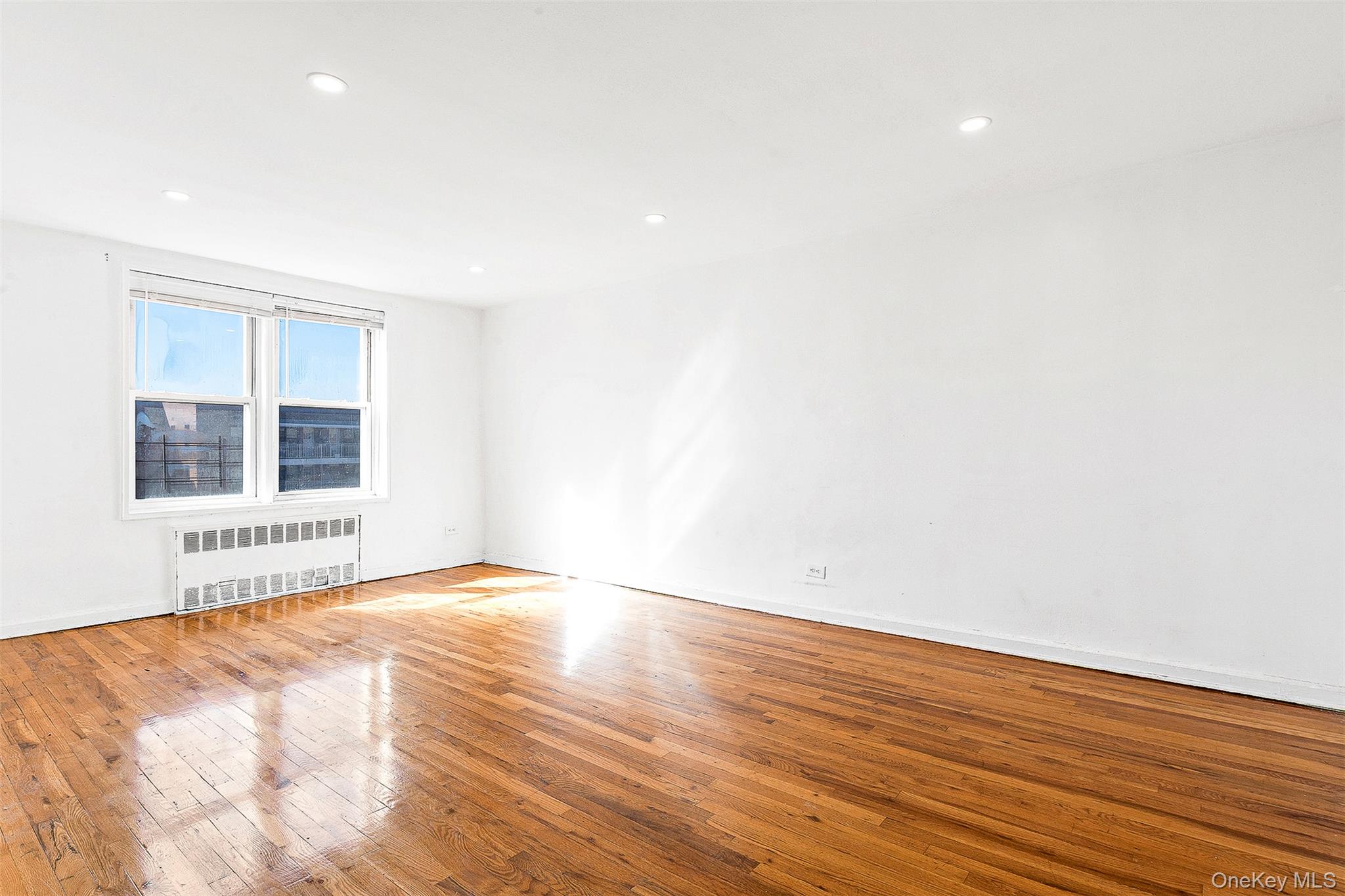 #11 photo, 62-59 108th Street, クイーンズ区 Forest Hills , NY 11375