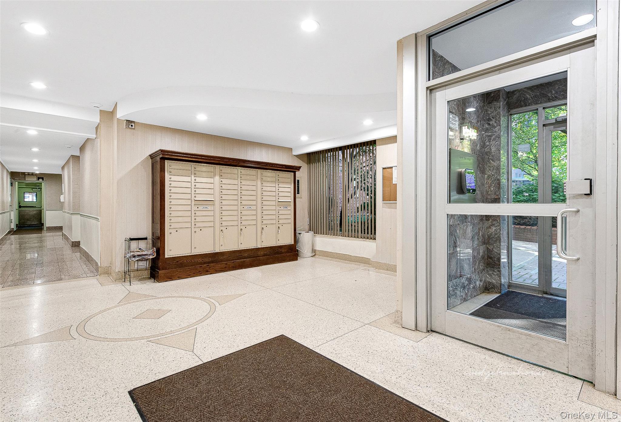 #4 photo, 62-59 108th Street, クイーンズ区 Forest Hills , NY 11375