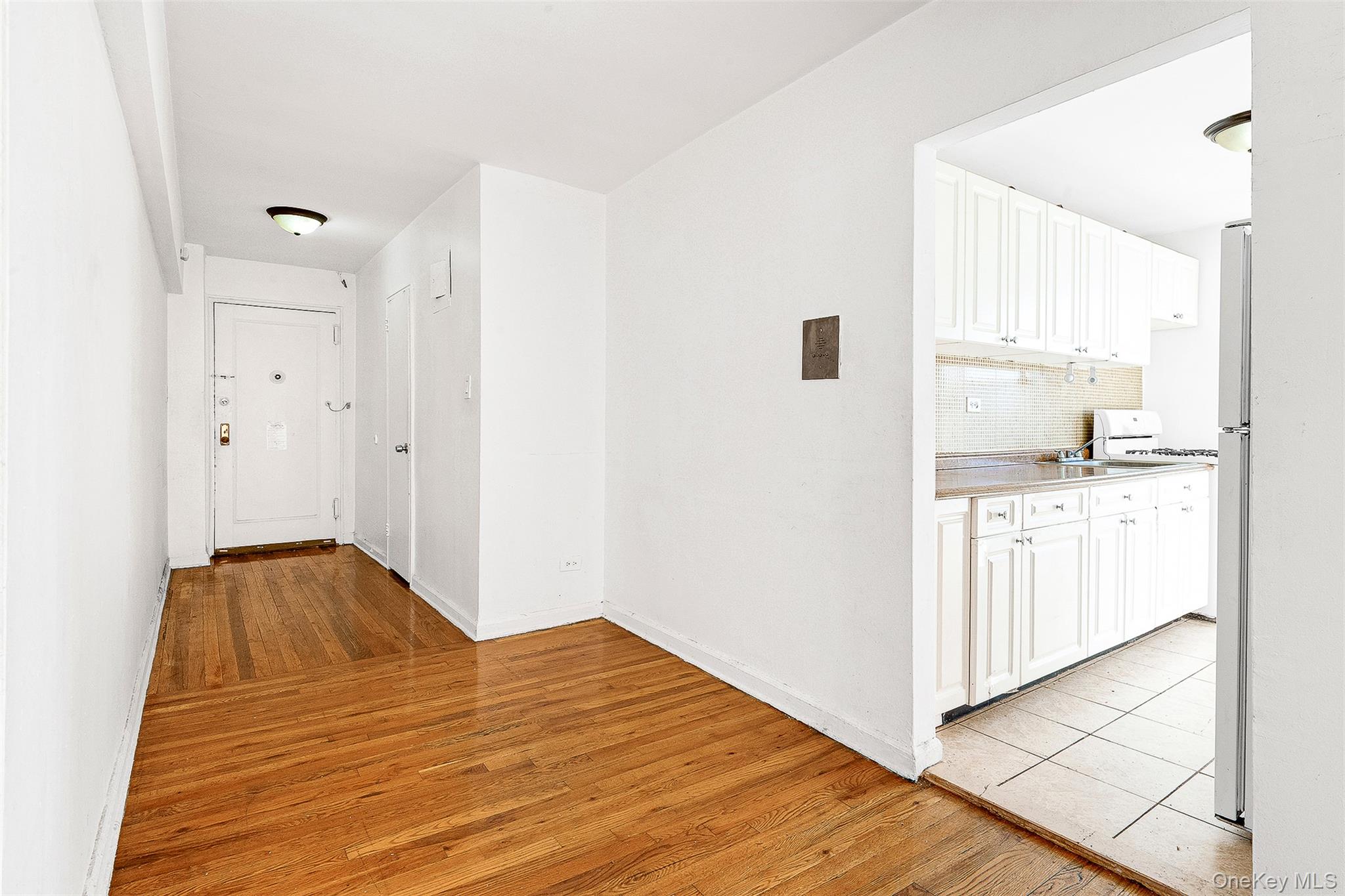 #7 photo, 62-59 108th Street, クイーンズ区 Forest Hills , NY 11375