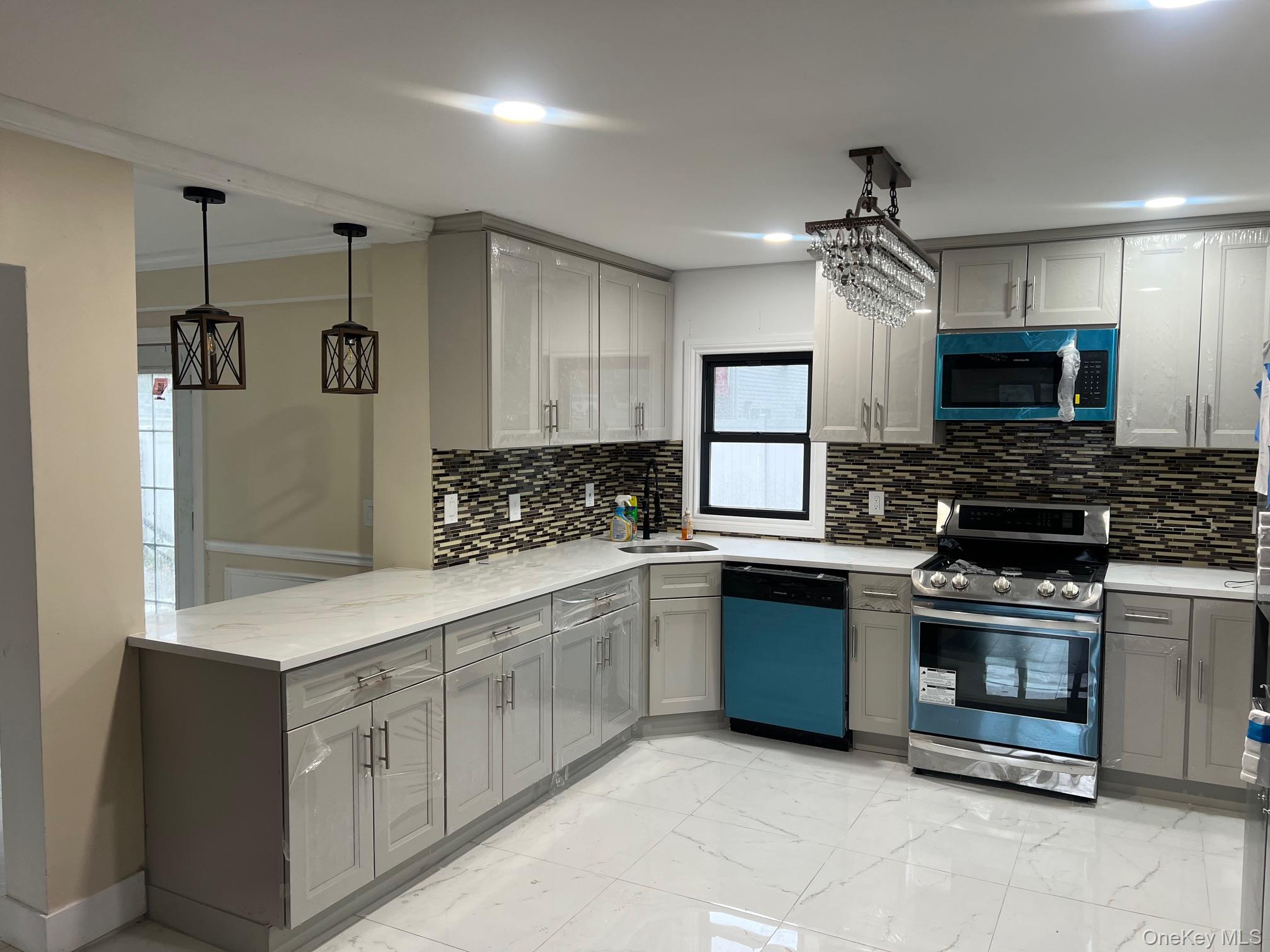 #13 photo, 66 WARNER Avenue, ナッソー郡 Hempstead , NY 11550