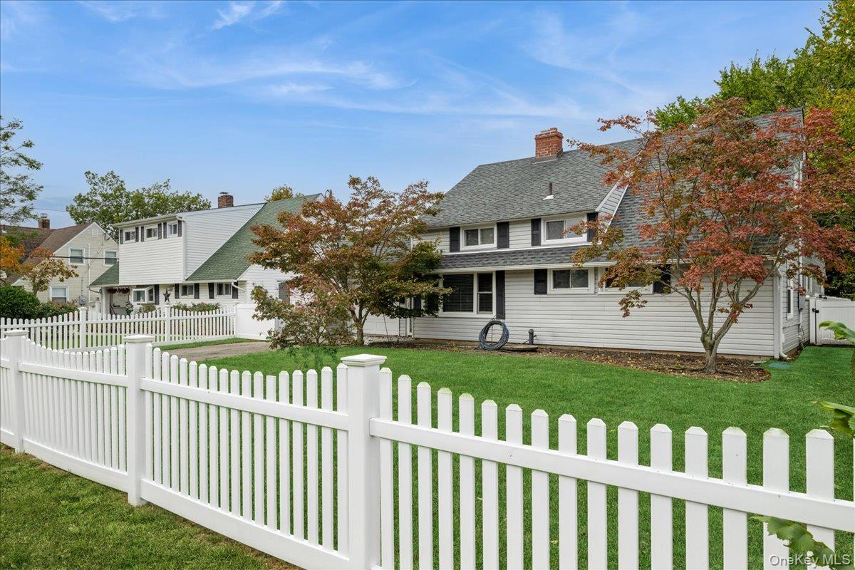 #3 photo, 44 Shotgun Lane, ナッソー郡 Levittown , NY 11756