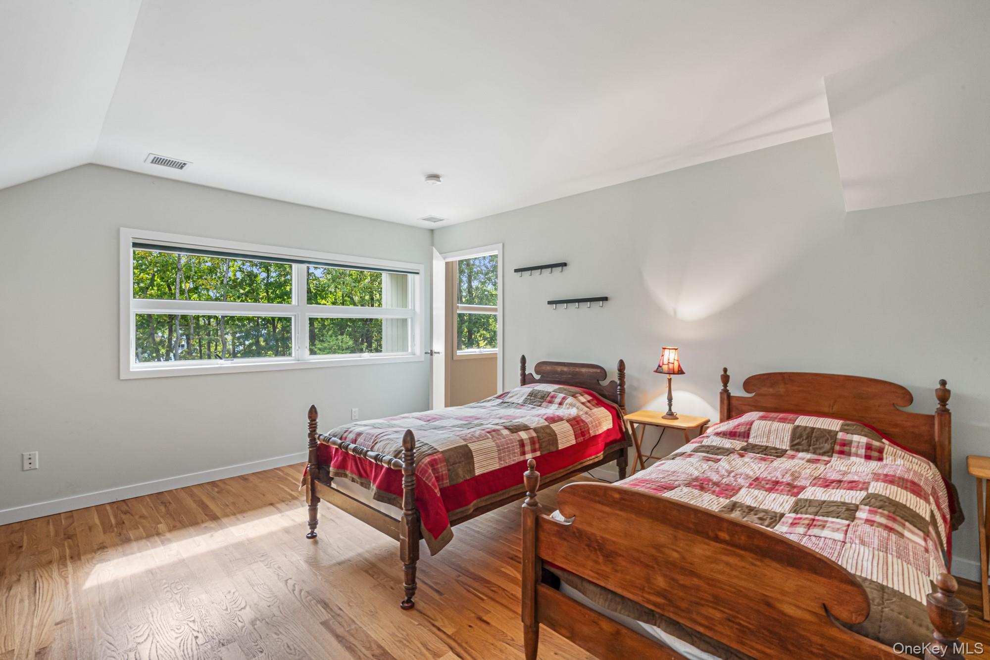 #18 photo, 150 Montauk Highway, サフォーク郡 Westhampton , NY 11977