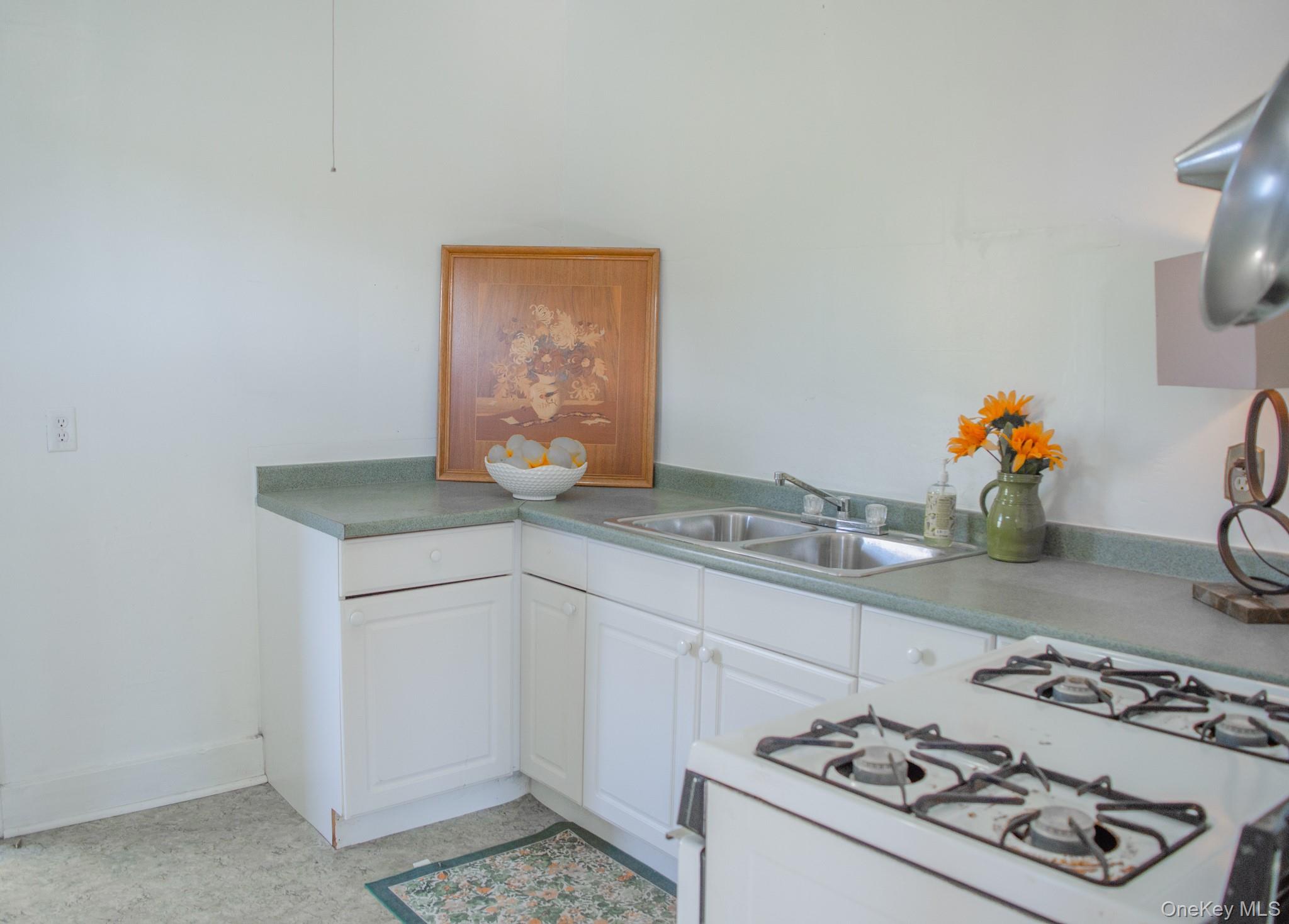 #7 photo, 11 Third, Kingston , NY 12401