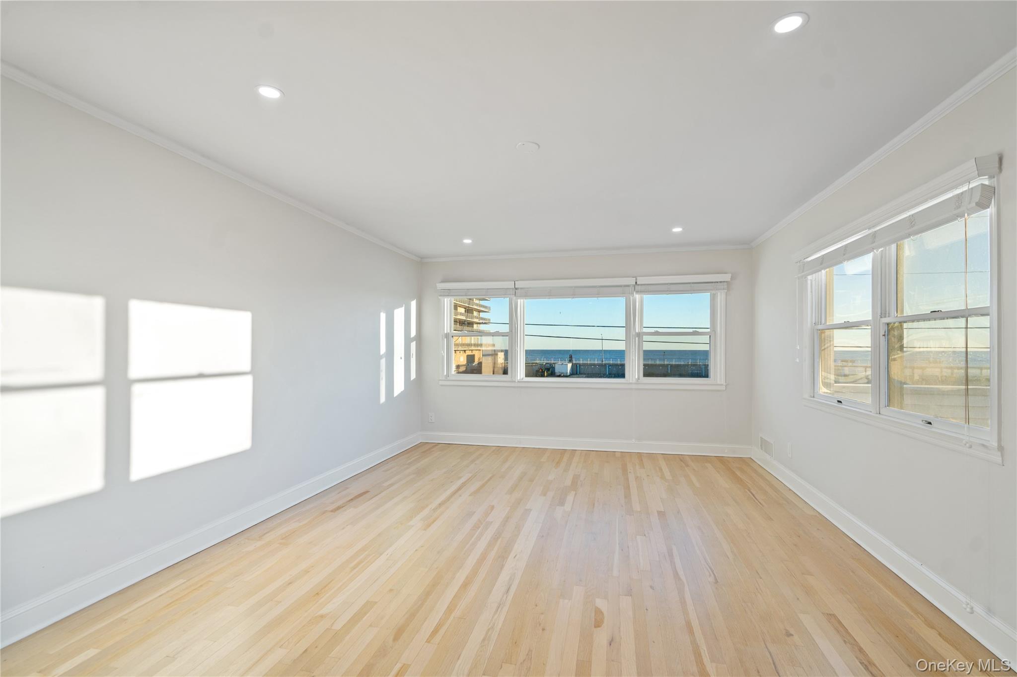 #16 photo, 2000 Ocean Boulevard, ナッソー郡 Atlantic Beach , NY 11509