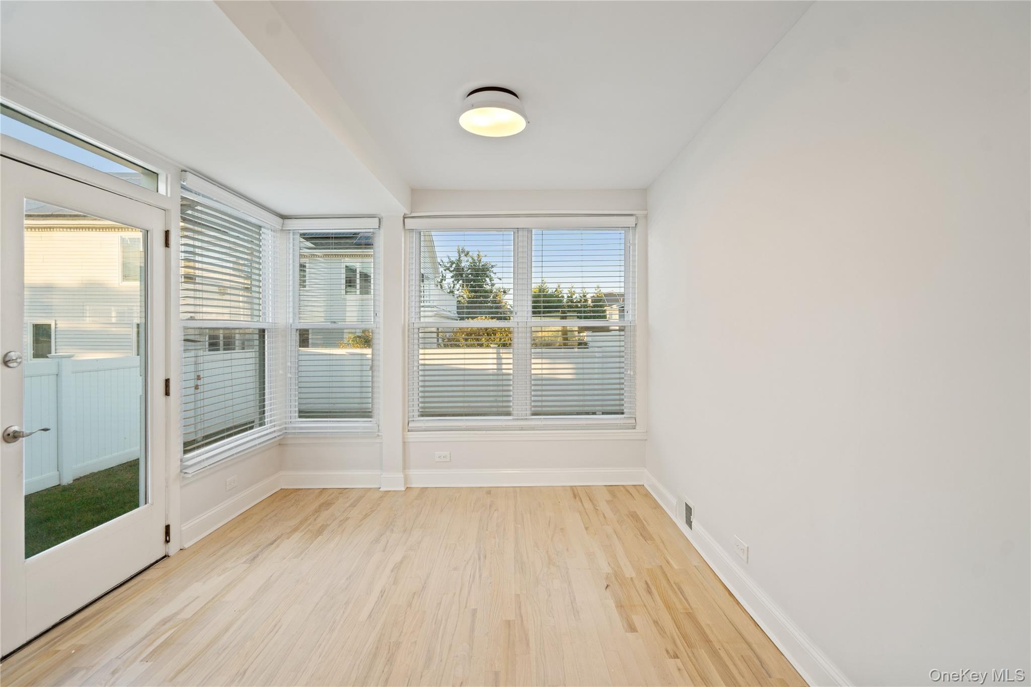 #8 photo, 2000 Ocean Boulevard, ナッソー郡 Atlantic Beach , NY 11509