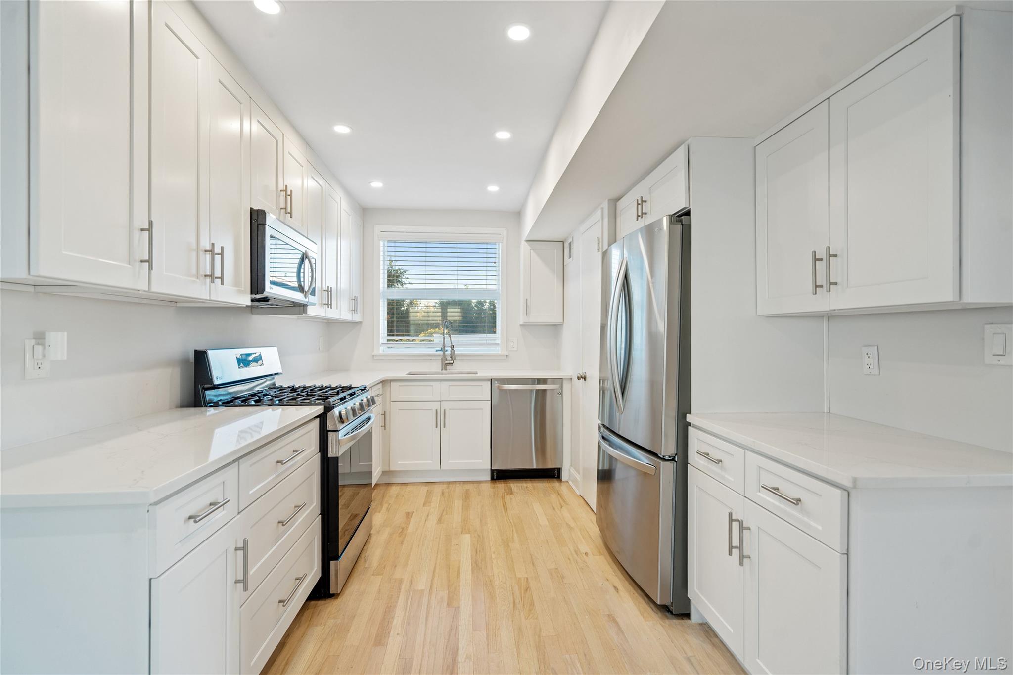 #9 photo, 2000 Ocean Boulevard, ナッソー郡 Atlantic Beach , NY 11509