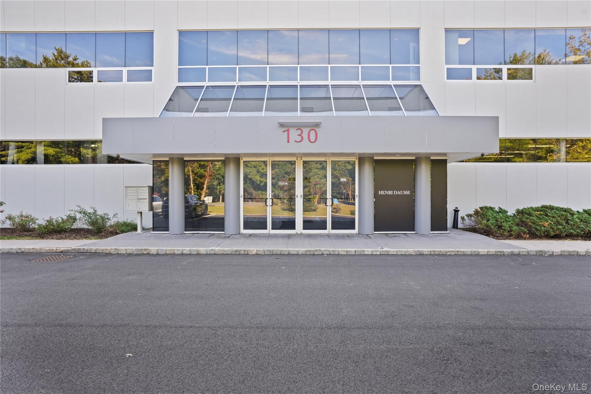 #1 photo, 130 Business Park Drive, Armonk , NY 10504