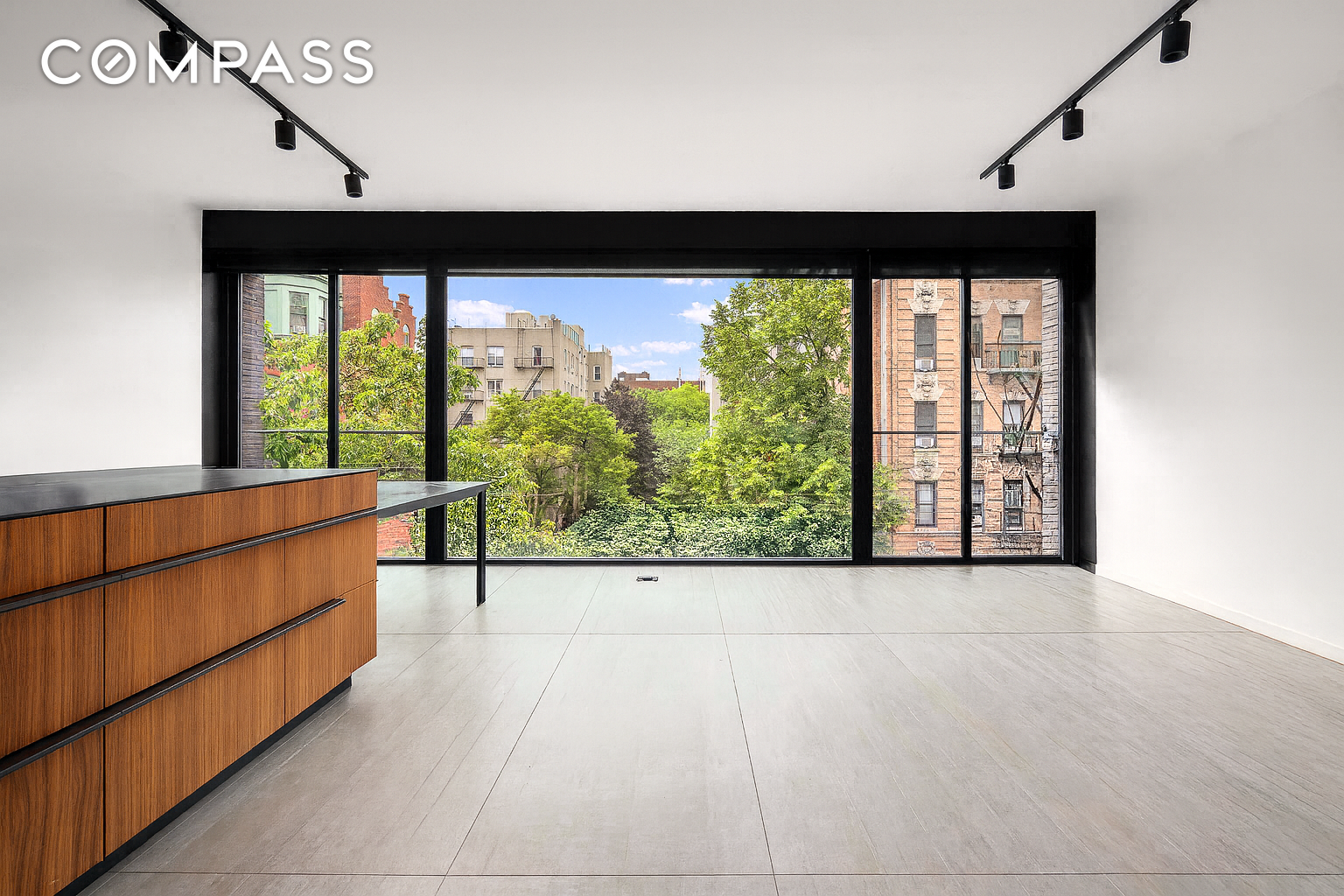 #4 photo, 619 E 6th Street, マンハッタン East Village , NY 10009