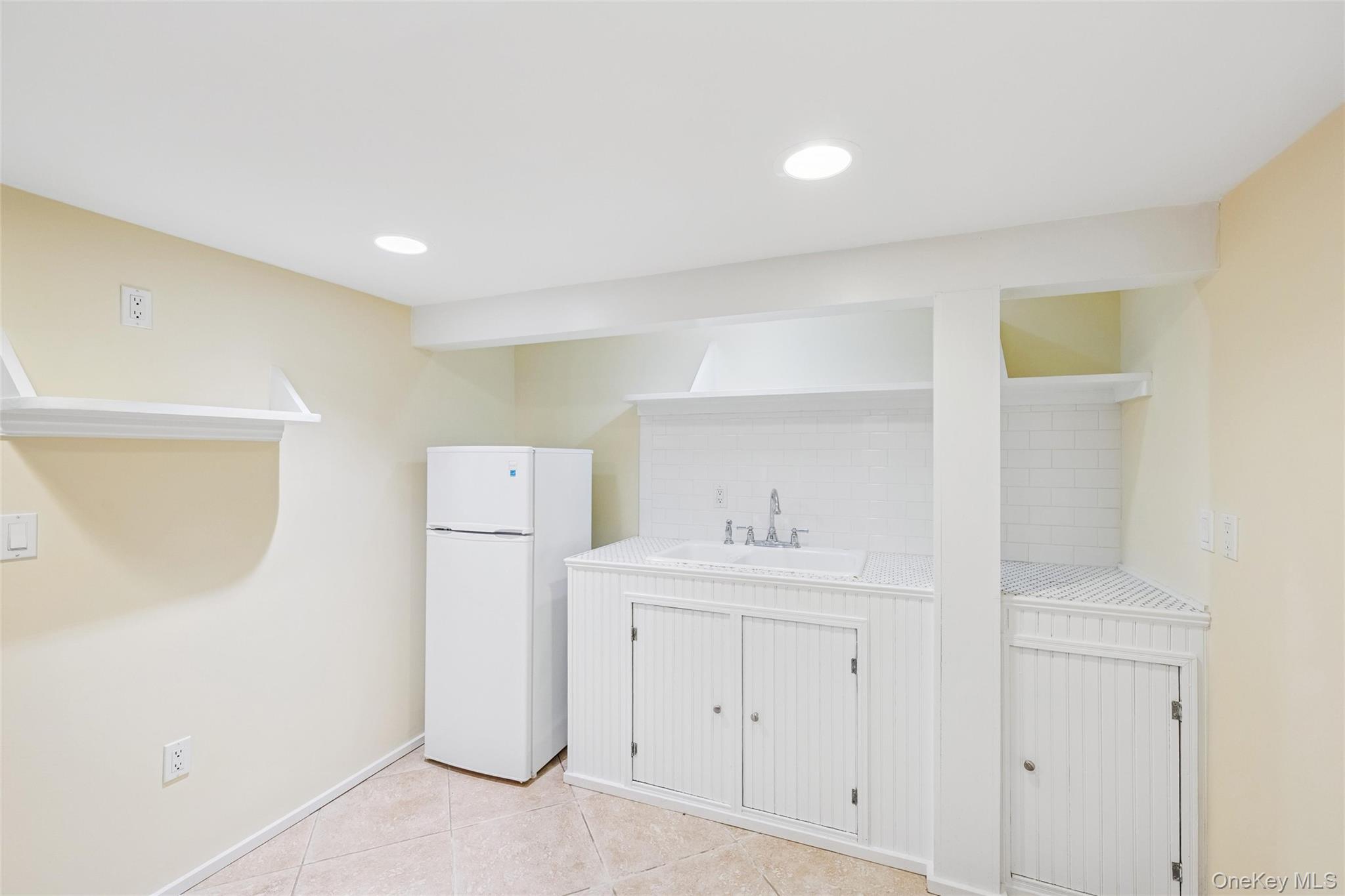 #13 photo, 33 Woods Lane, サフォーク郡 Southampton , NY 11968