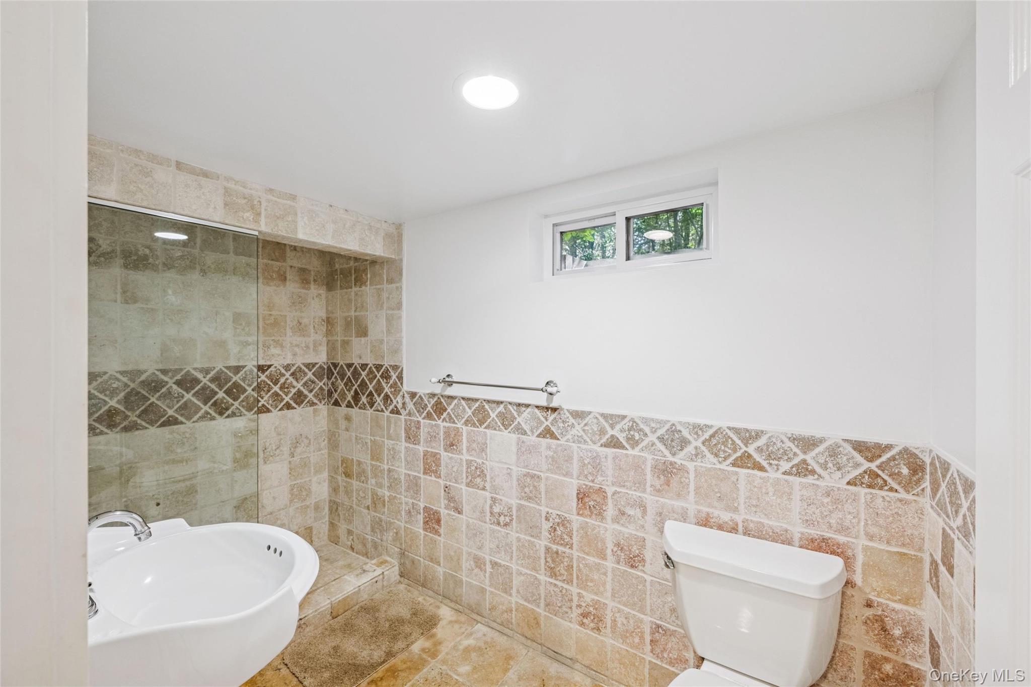 #16 photo, 33 Woods Lane, サフォーク郡 Southampton , NY 11968