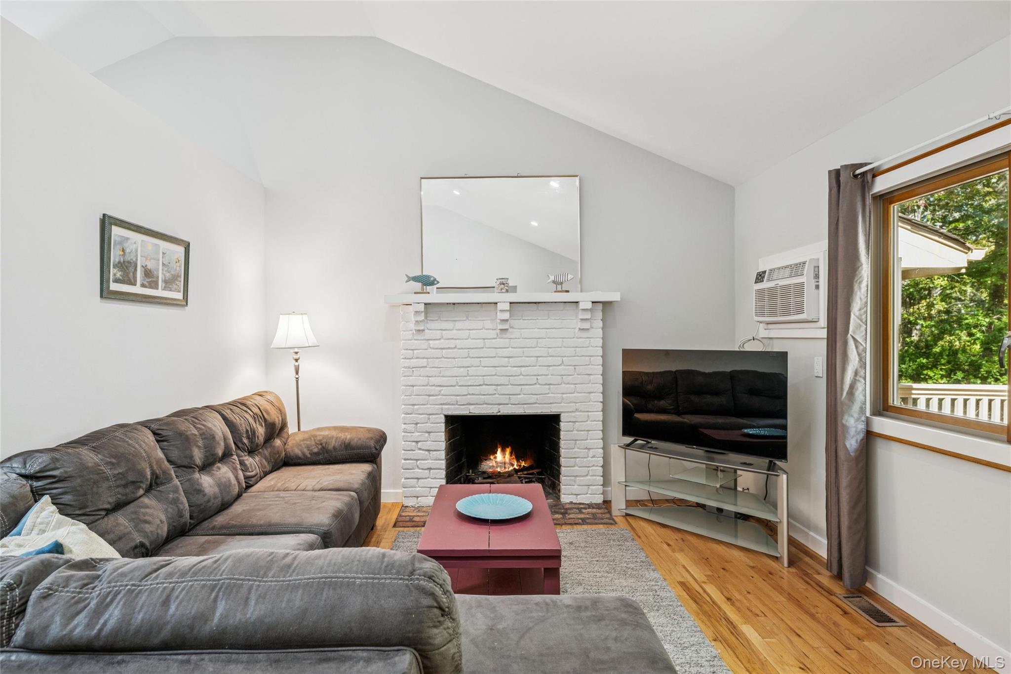 #3 photo, 33 Woods Lane, サフォーク郡 Southampton , NY 11968