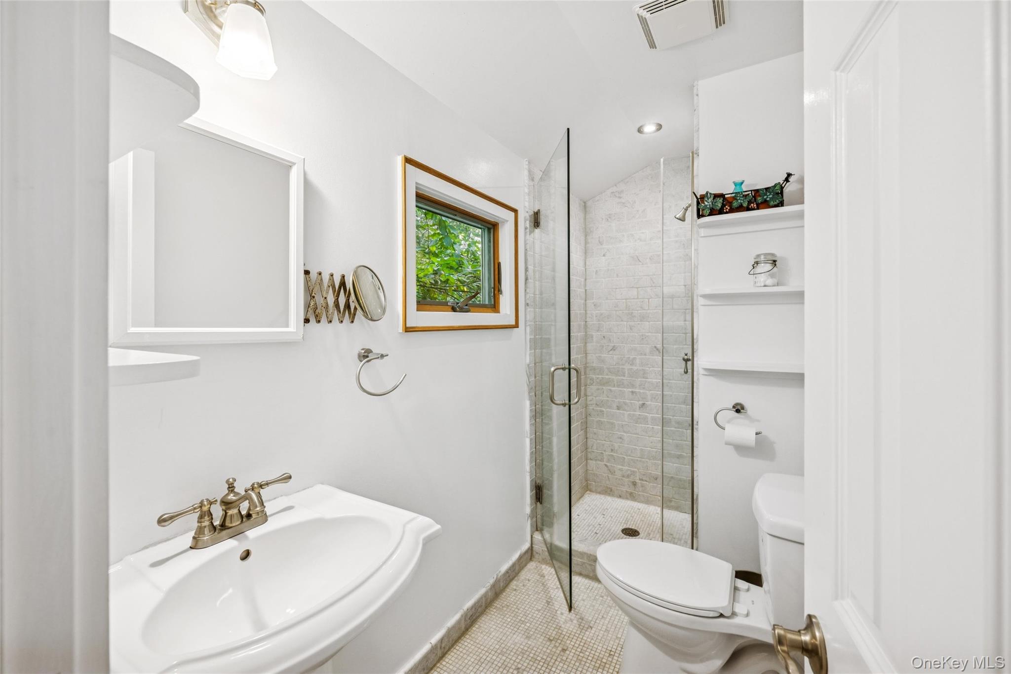 #8 photo, 33 Woods Lane, サフォーク郡 Southampton , NY 11968