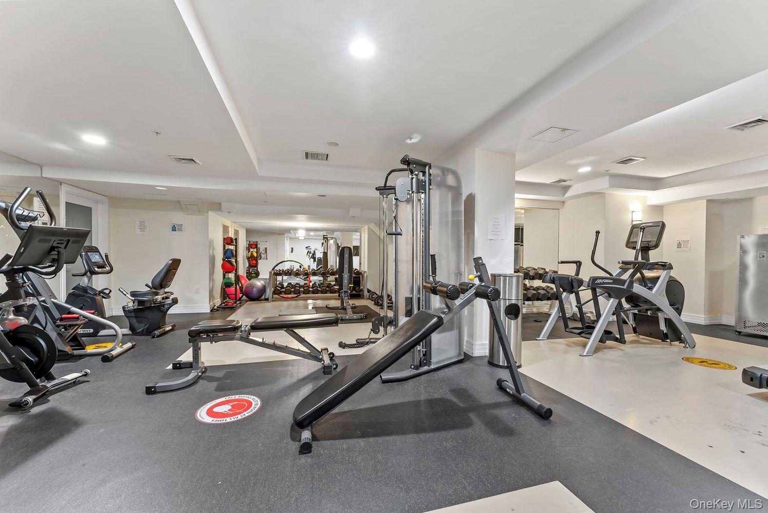 #13 photo, 6405 Yellowstone Boulevard, クイーンズ区 Forest Hills , NY 11375