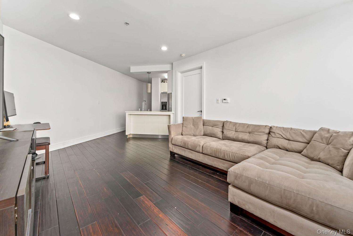 #2 photo, 6405 Yellowstone Boulevard, クイーンズ区 Forest Hills , NY 11375