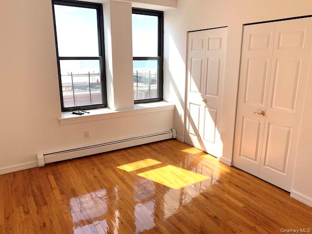 #4 photo, 25 W Broadway, ナッソー郡 Long Beach , NY 11561