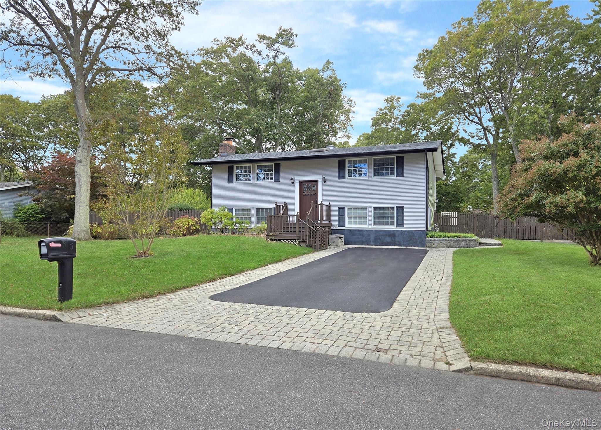 #1 photo, 8 Stalker Lane, サフォーク郡 Setauket , NY 11733